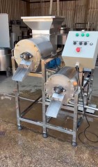 DESPOLPADEIRA DE FRUTAS - 2 ESTAGIOS
1* ESTAGIO - DESPOLPA
2* ESTAGIO - REFINA